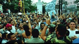 El pueblo venezolano en unión cívico-militar salió a las calles a defender y rescatar la democracia