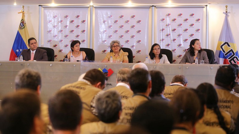 CNE con los acompañante electorales