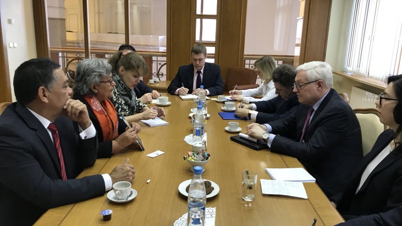 Reunión de la comisión electoral de Rusia y Venezuela