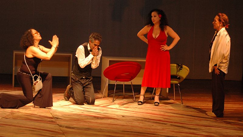 Fundación Compañía Nacional de Teatro en su reciente obra "Baño de Damas"