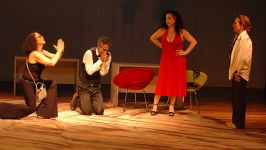 Fundación Compañía Nacional de Teatro en su reciente obra "Baño de Damas"