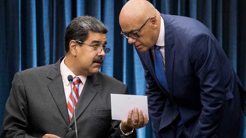 Durante el encuentro el presidente hizo un llamado a los medios a construir la paz del país