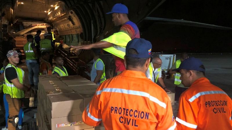 El avión transportó un total de 12 toneladas de ayuda