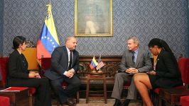 Viceministro de RE para América del Norte, Carlos Ron, entregó nota de protesta a encargado de negocios de EEUU