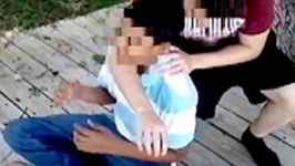 Esta foto referencial demuestra la ejecución el mal llamado juego de asfixia que jóvenes liceistas llevan a cabo