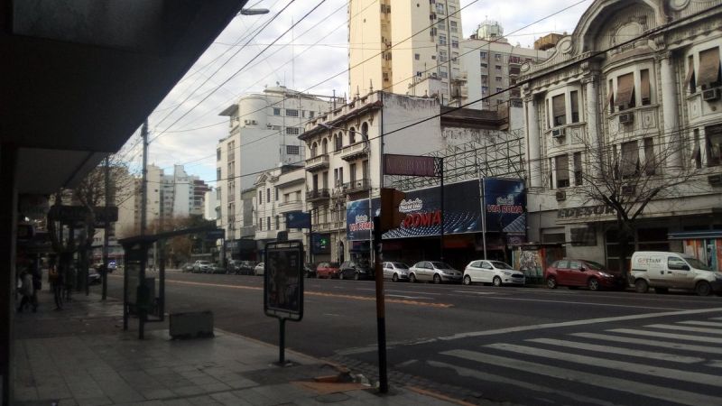 El centro de la ciudad de Buenos Aires desolado, unido al paro contra Macri