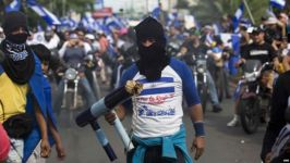 Un sacerdote y un pastor son cómplices de la tortura contra un joven Sandinista