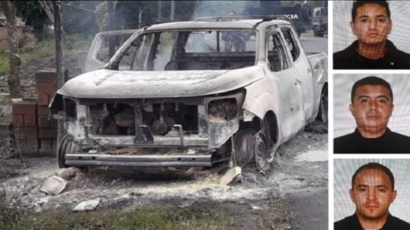 Los tres oficiales identificados como Douglas Dimitry Guerrero, Yair Alonso Montenegro y Willington Montenegro Martínez asesinados a disparos