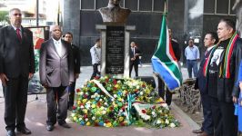 Desde este martes, el Centro de Saberes Africanos, ubicado en la esquina de Gradillas, en Caracas tiene exposición en homenaje al centenario del nacimiento de Mandela