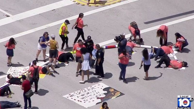 La protesta fue liderada por la Alianza Nacional de Trabajadoras del Hogar y por la organización United We Dream