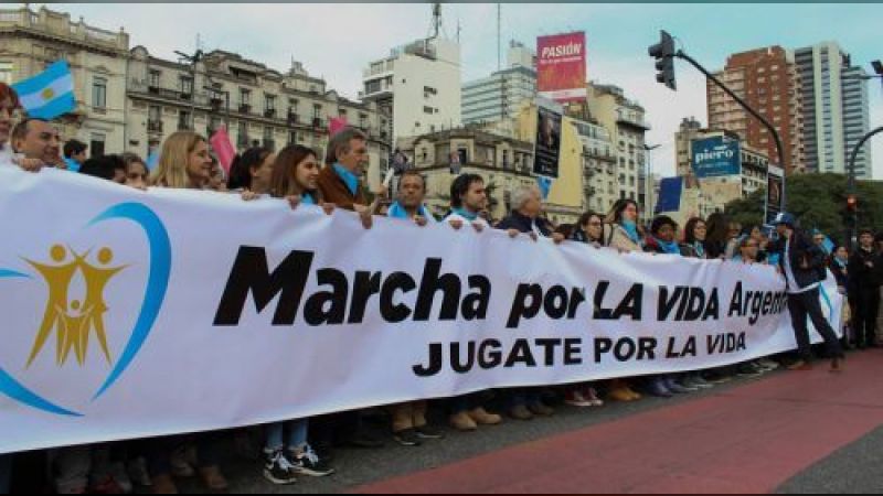 La manifestación rechaza el decreto de Macri que busca habilitar la militarización de la seguridad interior.