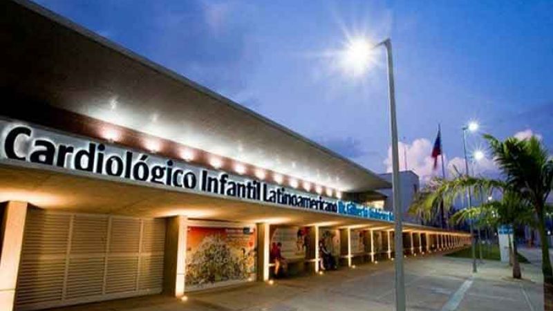 Cuenta con 142 camas, 33 de ellas en cuidados intensivos y cuatro quirógrafos para intervenir a los niños y corregir las deficiencias cardíacas que presentan