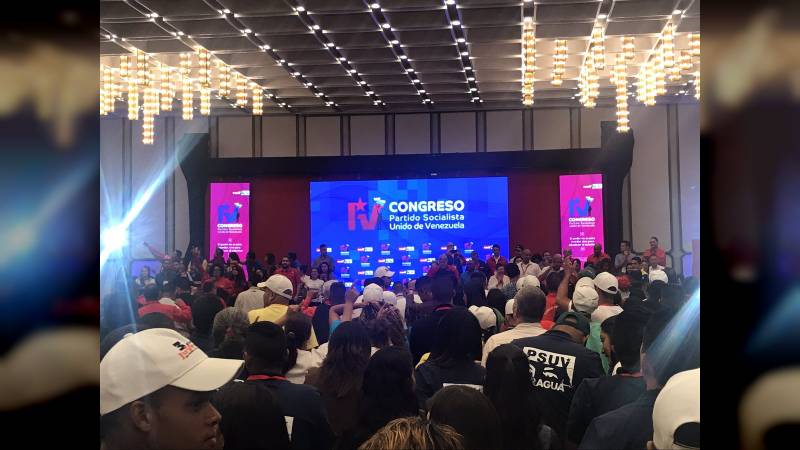 En los espacios del hotel Alba Caracas y Teatro Teresa Carreño instalaron mesas de trabajo