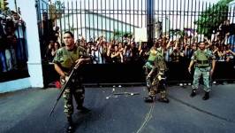 Hoy a 17 años de este día glorioso, el pueblo levanta las banderas de la unión cívico-militar para seguir defendiendo la Revolución Bolivariana.