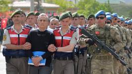 Imagen que da cuenta de la detención de autores del fallido golpe de Estado en Turquía