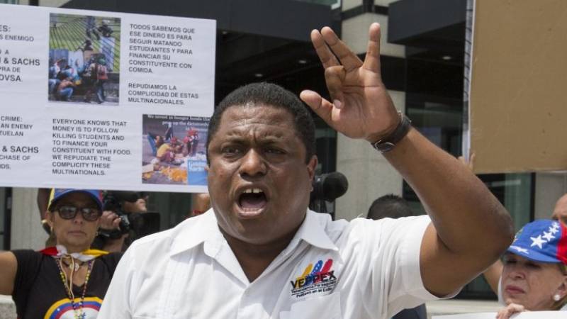 José Antonio Colina declaró que su propósito es armar un ejército para intentar derrocar el gobierno constitucional del presidente Nicolás Maduro