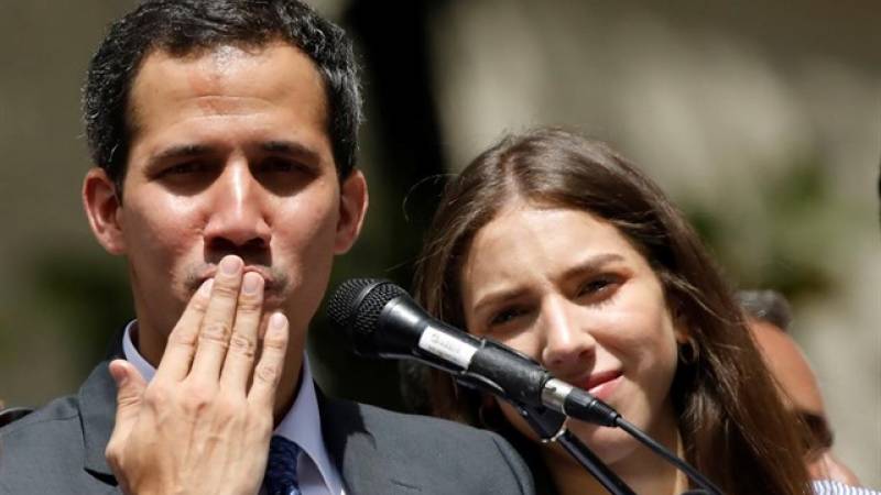 Los contratados ya se activaron y sacaron una encuesta maquillada sobre la supuesta aceptación de Juanito alimaña