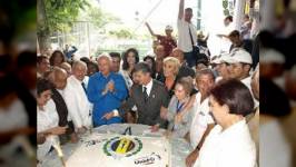 Les da pavor soplar las velitas del aniversario un viernes 13
