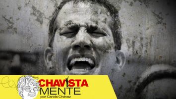 "Y el gafo encandilado mascullaba discursos que a nadie, absolutamente nadie le importaban"