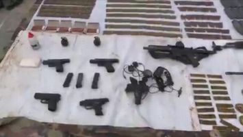 Con armamento moderno y apoyo logístico del gobierno colombiano los paramilitares se han fortalecido