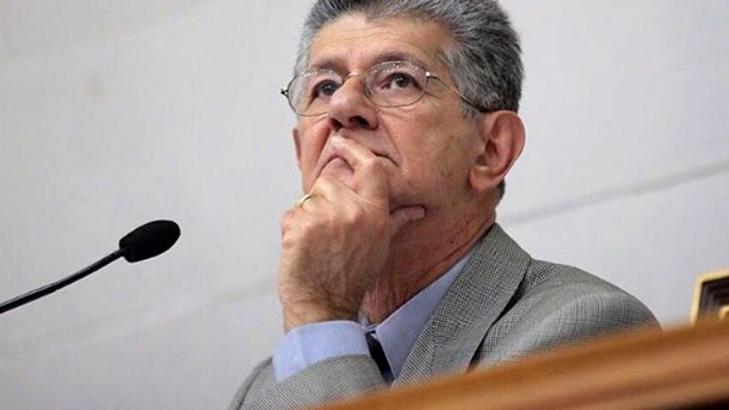 La oposición se mantiene pensando que celebrar para llevarle la contraria al "reeeeegimen"