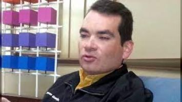 Tomás Guanipa regresa después de abandonar a sus compañeros de partido para disfrutar la vida loca en la ciudad de Bogotá
