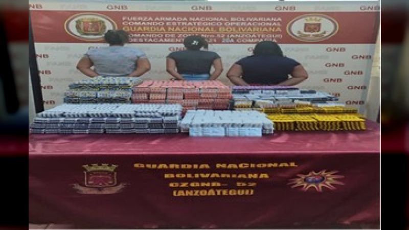 Las ciudadanas detenidas llevaban 639 cajas de diferentes medicamentos