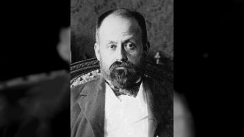 Castro, al enterarse del la huida del presidente Ignacio Andrade, dice: “El último tirano va ya camino del destierro”.