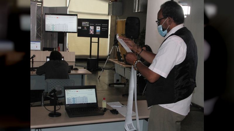 En la actividad fueron imprimidas las actas para su verificación por parte del grupo de auditores políticos
