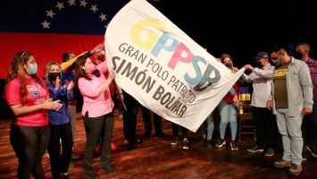 "¡Orgullosa de representar a la unidad en la diversidad!", señaló Meléndez