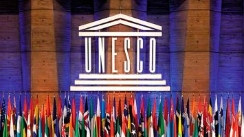 La UNESCO tiene como objetivo trabajar para la creación de condiciones propicias para un diálogo entre las civilizaciones, las culturas y los pueblos