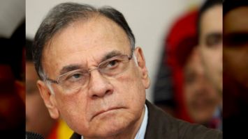 Con la llegada de la Revolución Bolivariana, ocupó diversos cargos en el gobierno del presidente Hugo Chávez