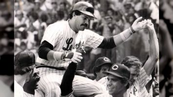 Su nombre fue inmortalizado en 1991 en el Salón de la Fama del deporte venezolano y en 2006 en el Salón de la Fama y Museo del Beisbol