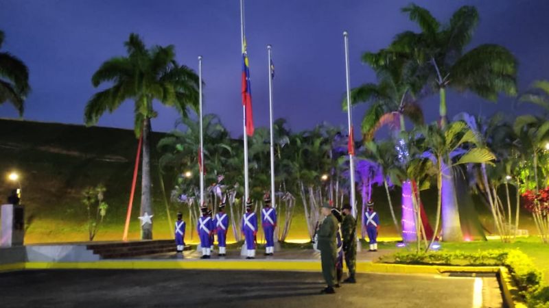 El Ejército rindió honores al padre de la Patria, Simón Bolívar