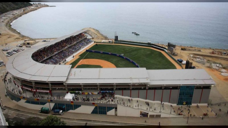 Este recinto deportivo es una de las obras emblemáticas construidas durante el gobierno regional de Jorge Luis García Carneiro