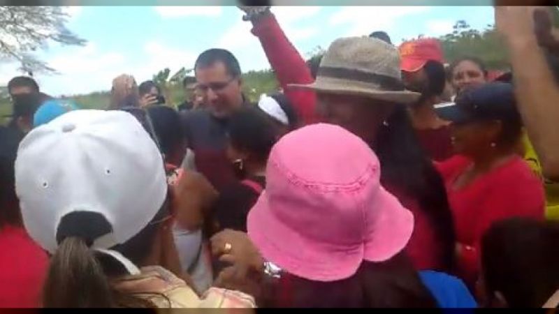 Arreaza se presentó este martes de sorpresa en el municipio Rojas