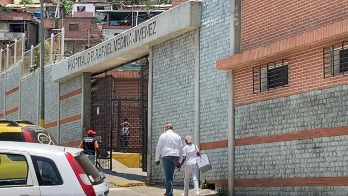 Gobernación de La Guaira rehabilita sala de emergencias en el hospital ...