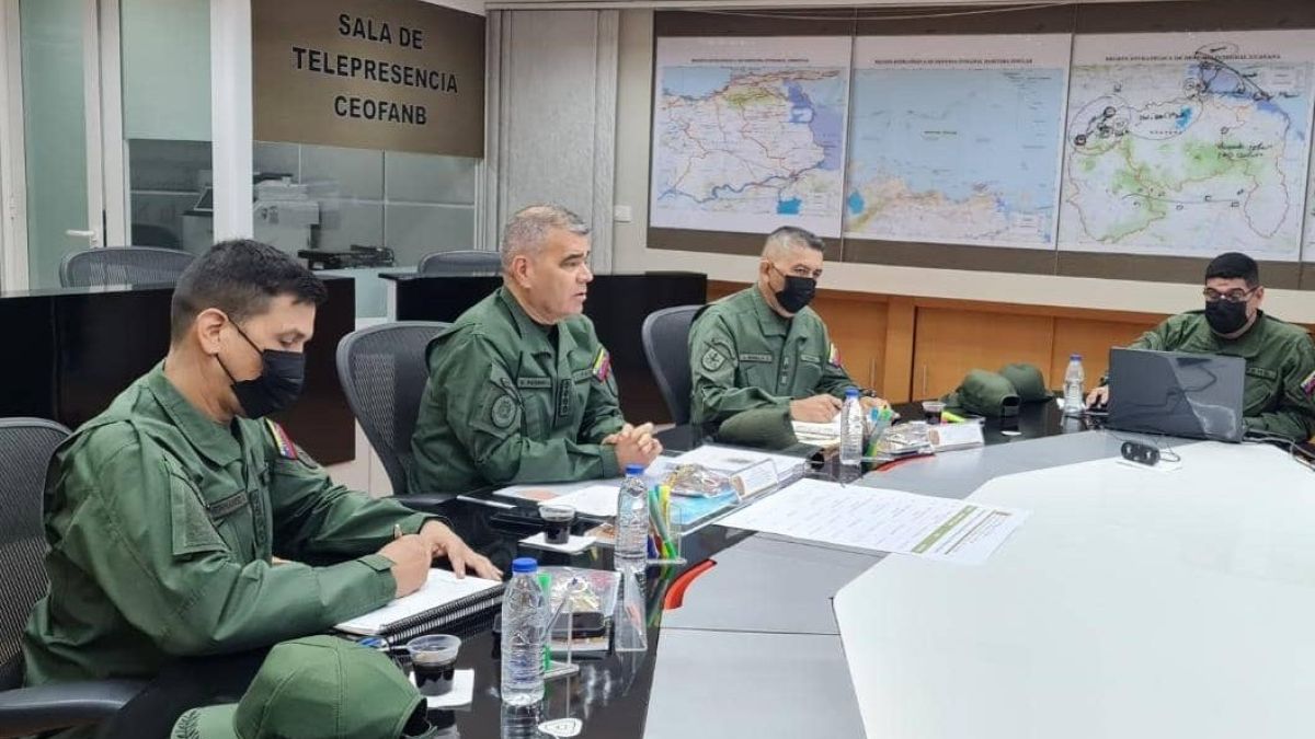 El ministro de la defensa, G/J Vladimir Padrino López, sostuvo encuentro con comandantes del Sistema Defensivo Territorial