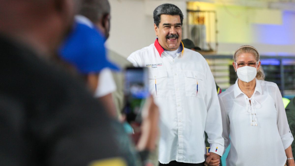 “Quien trabaja por el vivir viviendo y por la felicidad verdadera del Pueblo, recibe siempre las bendiciones de Dios", presidente Nicolás Maduro