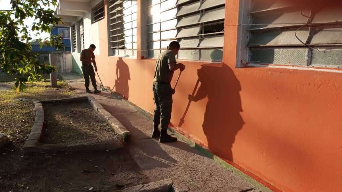 Ejército y Bricomiles permanecen desplegadas recuperando planteles del país