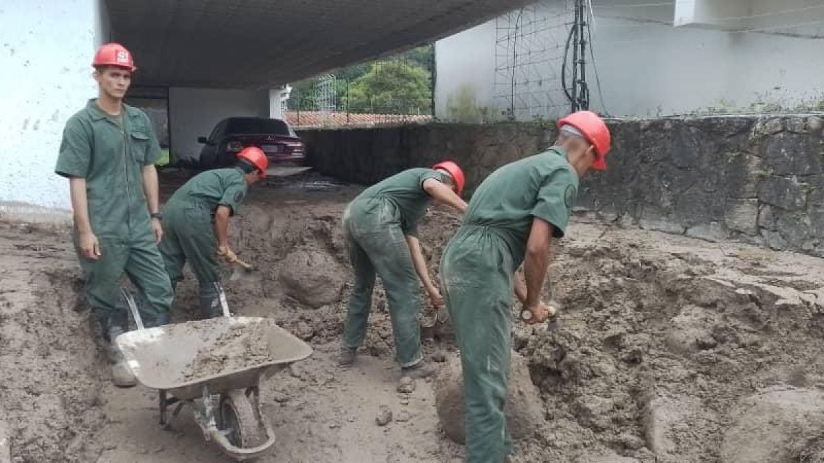 La FANB permanece desplegada para brindar ayuda a las localidades aragueñas afectadas por las lluvias