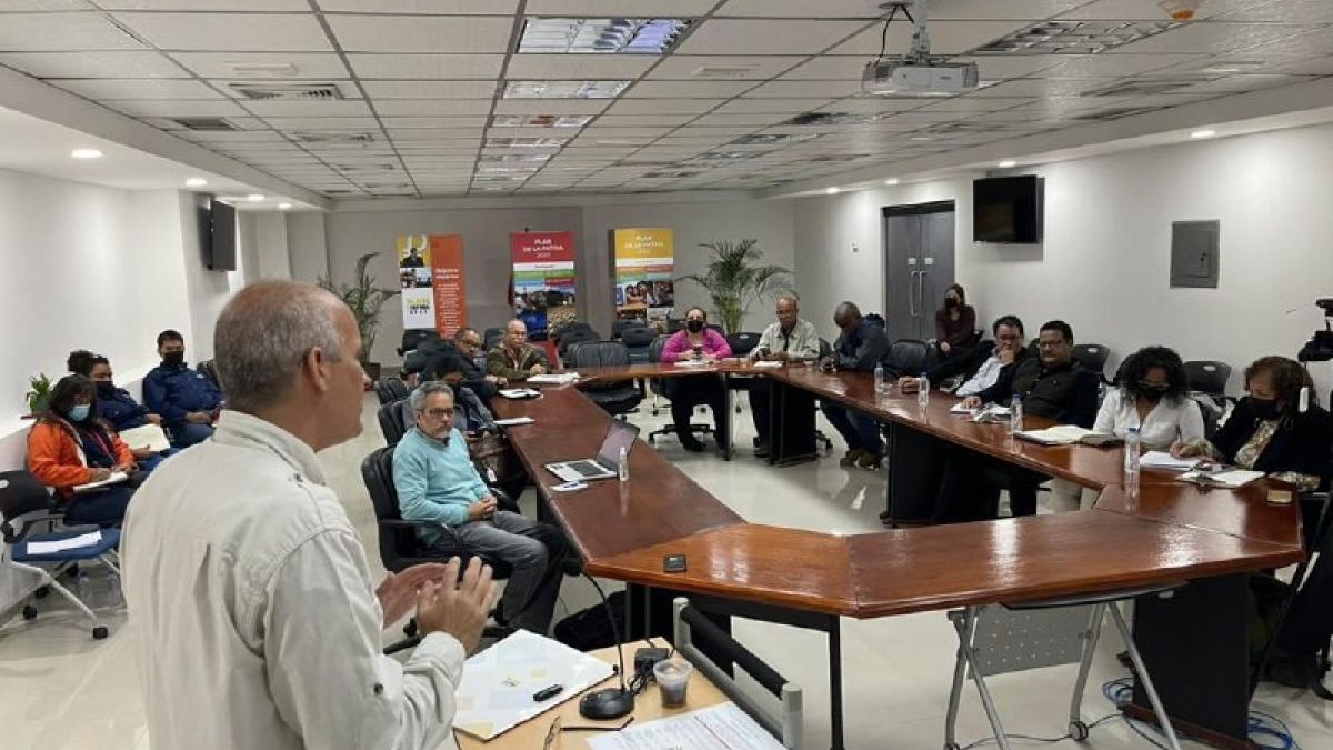Fundación Escuela Venezolana de Planificación ha formado más de 900 mil ...