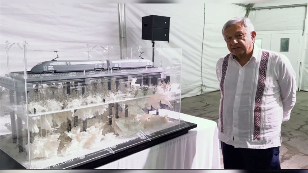 El presidente López Obrador en Quintana Roo, donde supervisa las obras del Tren Maya