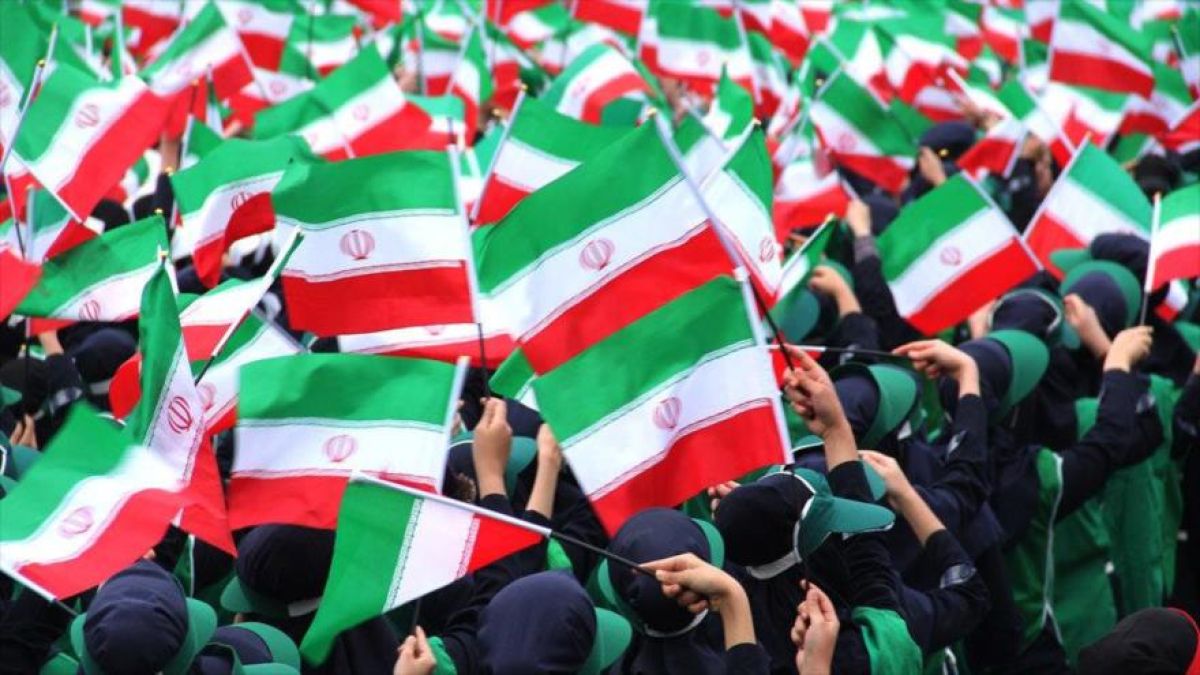El 1 de abril de 1979 se proclama la República de Irán, tras el triunfo de la Revolución Islámica