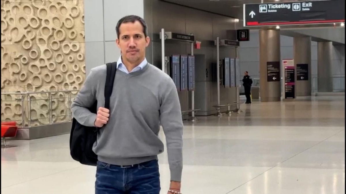 Juanito Alimaña en el aeropuerto de Estados Unidos