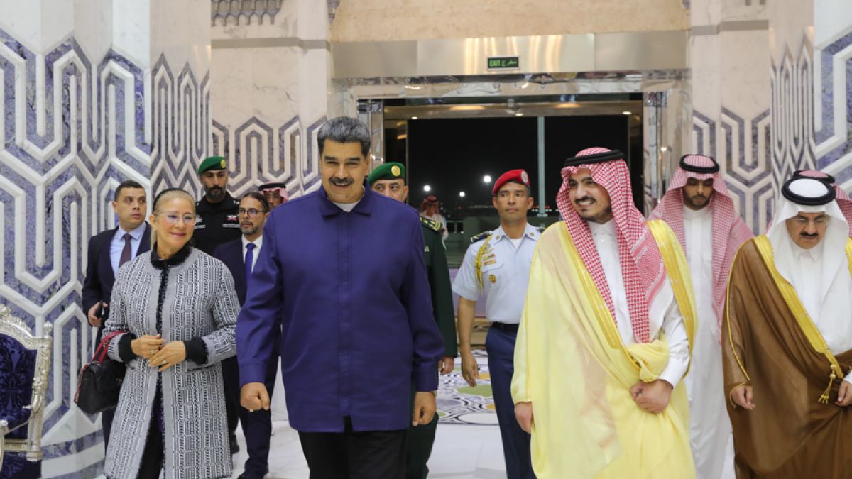 El presidente de la República, Nicolás Maduro arriba al Aeropuerto Internacional King Abdulaziz
