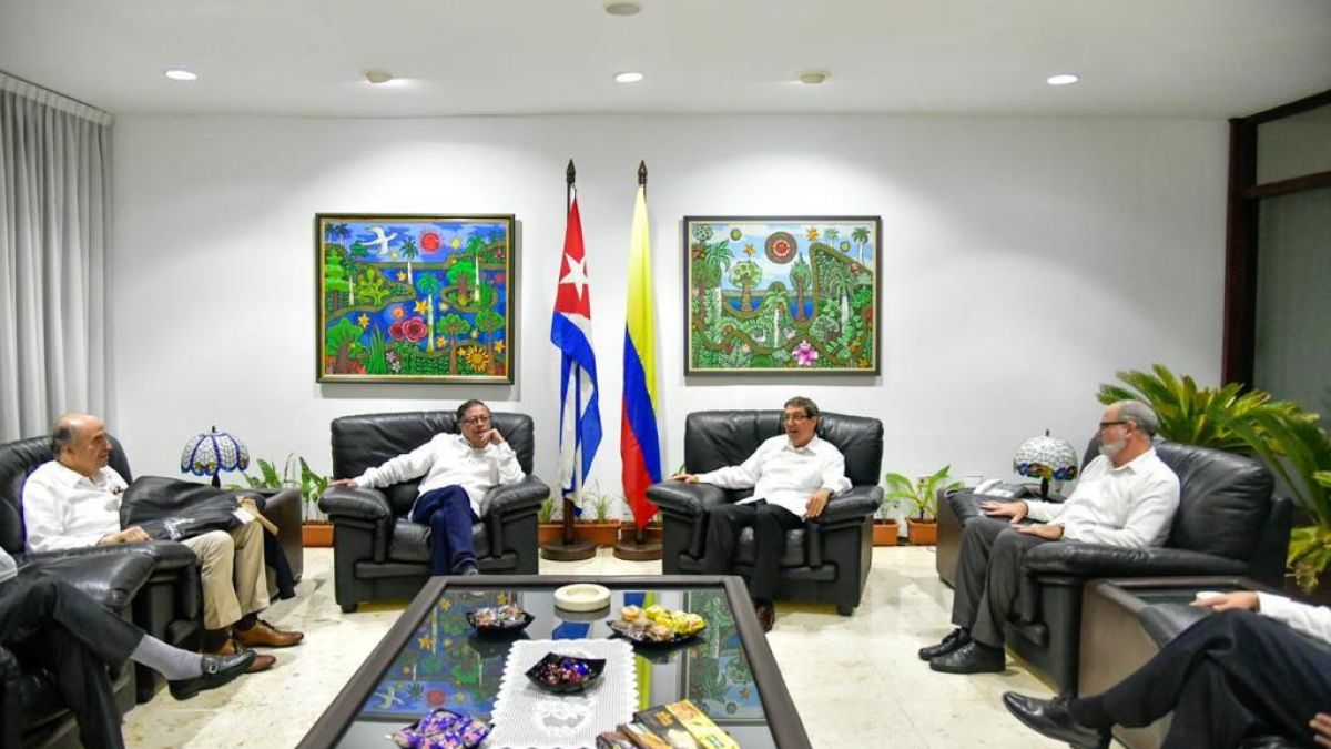 Gustavo Petro, presidente de Colombia fue recibido por las autoridades cubanas