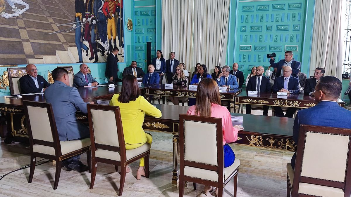 Como parte de esta visita institucional el actual Poder Electoral presentó sus credenciales ante el Parlamento Nacional