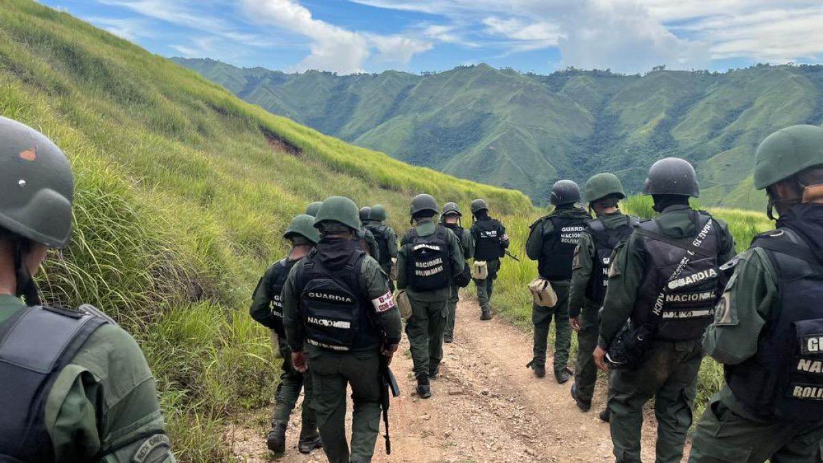 FANB mantienen Fase 2 de la Operación Liberación Cacique Guaicaipuro en busqueda de reos profugos