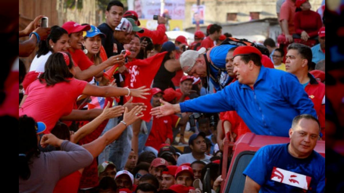 More than a decade after becoming millions, the Venezuelan people defend their legacy on a daily basis, which today is more consolidated than ever, and despite the constant imperial onslaught, they resist, because that's how strong and unbreakable the Eternal Commander left it